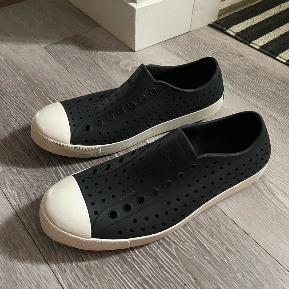 Native Jefferson Rubber Shoes Black White Mens Size 10